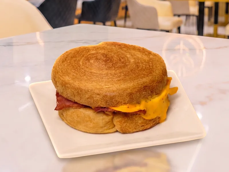 Croissant Bacon, Egg & Cheese